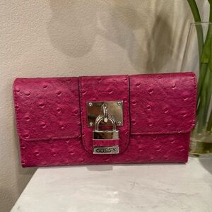 🔥NWOT GUESS Pink Clutch Wallet🔥